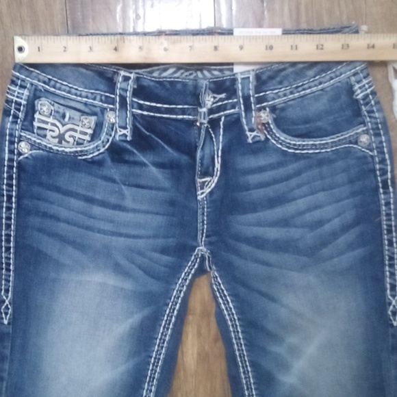 Rock Revival Women's 26 Bermuda Jean Shorts Flap Pockets Embroidered NWT - Picture 8 of 11